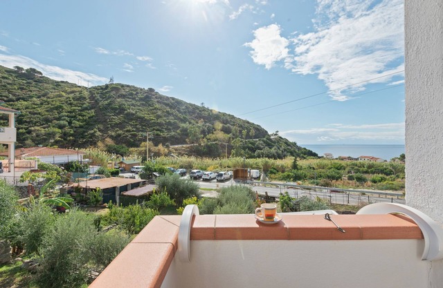 Apartment "Ramerino" near the beach with sea and mountain view