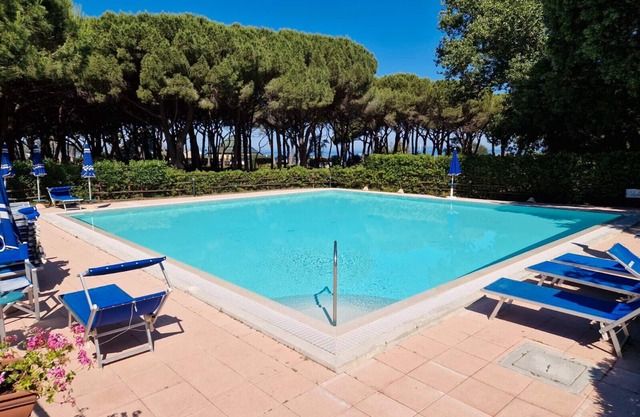 Apartment 'Rex Lo Scoglietto - Number 8 with Shared Pool, Wi-Fi and Air Conditioning
