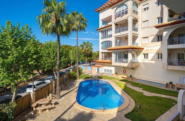 Apartment 'Rotonda Spaniahome' with Shared Pool, Wi-Fi and Air Conditioning