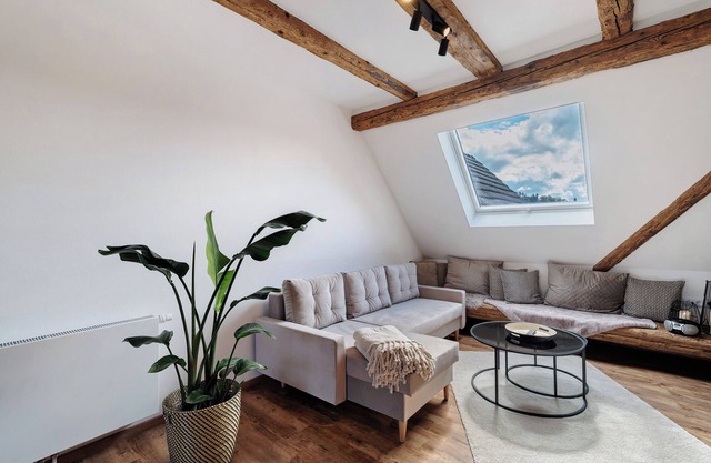 Apartment 'Scheunenglück' with Shared Garden, Balcony and Wi-Fi