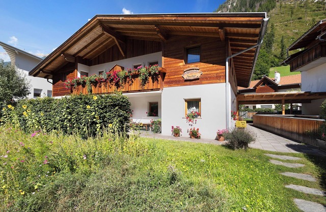 Apartment 'Speckign 1' with Mountain View, Balcony and Wi-Fi