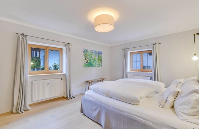 Apartment 'Sunnseitn Alte Gendarmerie Übersee' with Mountain View, Private Terrace and Wi-Fi
