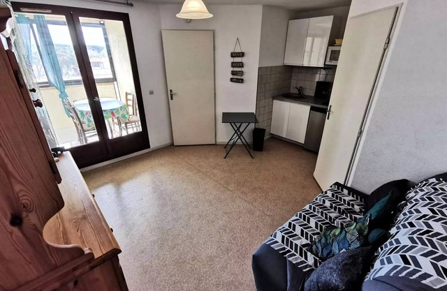 Apartment T2 sleeps 4 in Port Leucate. Ref: 4LAM 49B