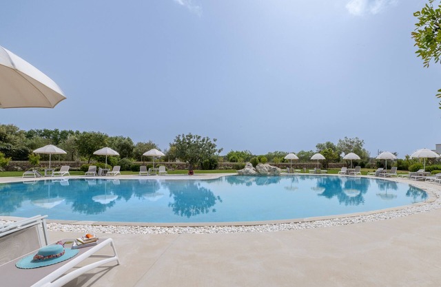 Apartment 'Tenuta Vigna Corallo - Mimosa' with Shared Pool, Wi-Fi and Air Conditioning