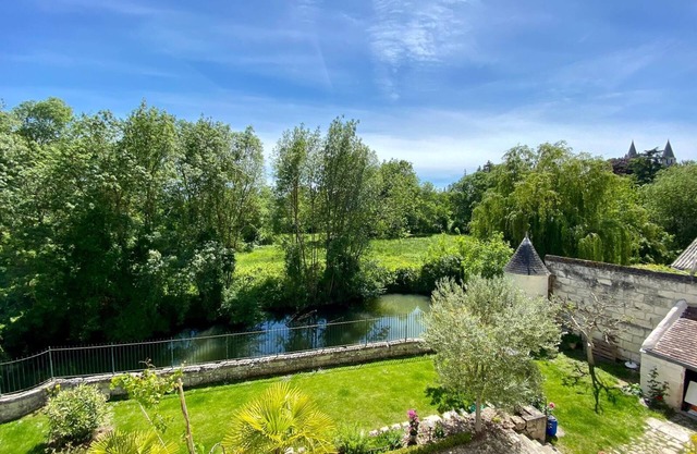 Apartment very well located and quiet, the countryside 3 minutes walk from the city center