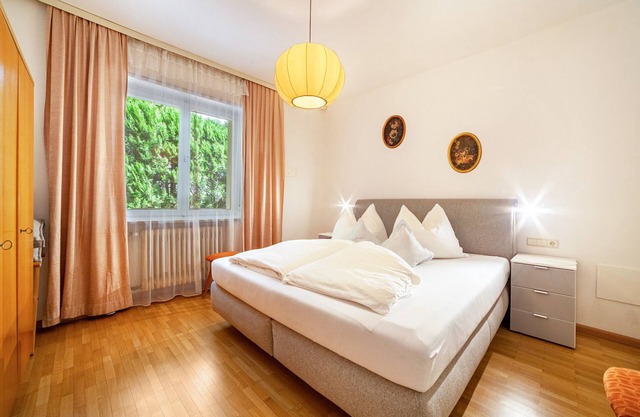 Apartment 'Villa Sabine - Anny' with Mountain View, Shared Garden and Wi-Fi
