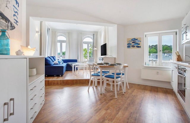 Apartment 'Villa Sonneck Appartement 20' with Balcony and Wi-Fi