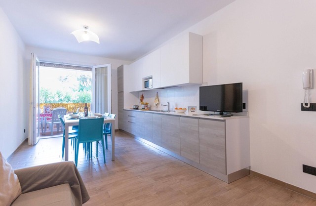 Apartment with 2 bedrooms near to the beach LP 03