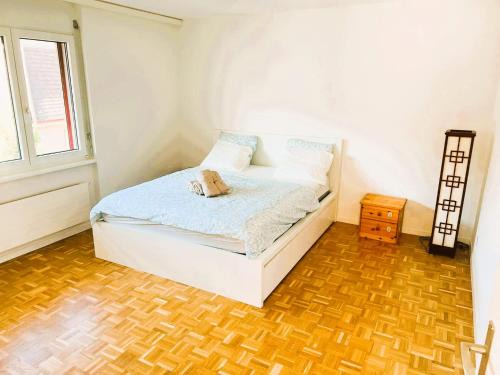 Apartment with Balcony in Zurich, Kars - Self Checkin