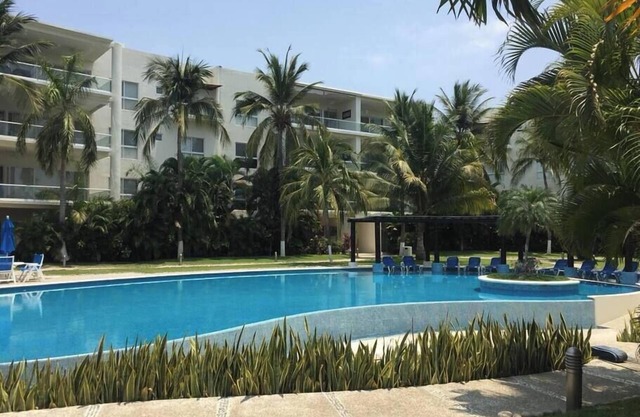 Apartment with Beach Club in Acapulco Diamante