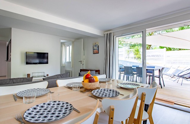 Apartment with terrace 2 minutes walk from the beach and 5 minutes from the shops
