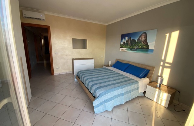 Apartment with panoramic terrace and private parking:location fondi-sperlonga