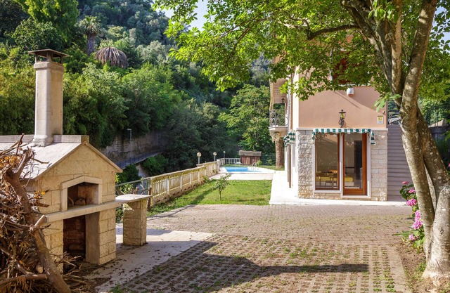 Apartment with pool, garden and parking in Sori, Golfo Paradiso, Liguria
