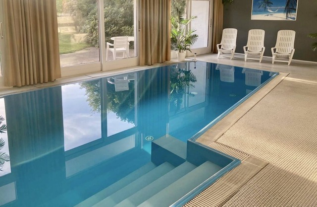 Apartment with spa and pool