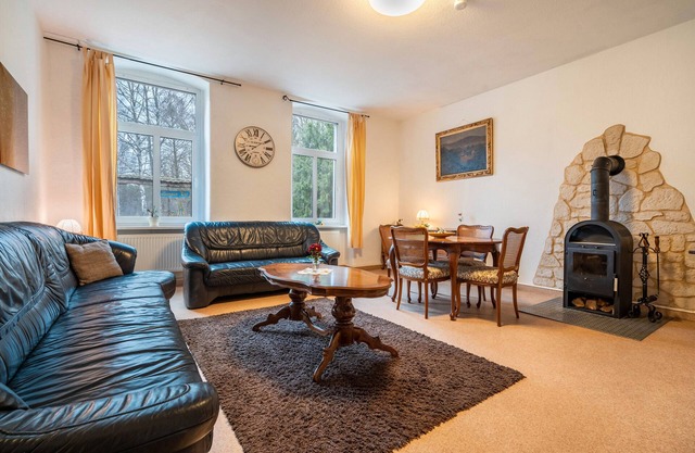 Apartment 'Wohnung 1 Neu' with Shared Garden