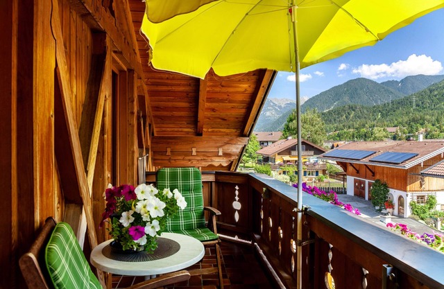 Apartment 'Wohnung 4' with Mountain View, Balcony and Wi-Fi