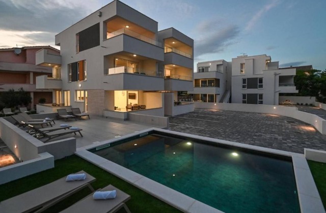 Apartments for 12 with Pool