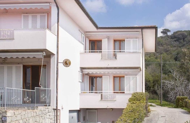 Apartments in quiet hamlet 5