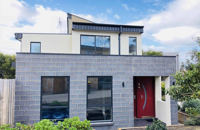 Apollo Bay Seal Apartments