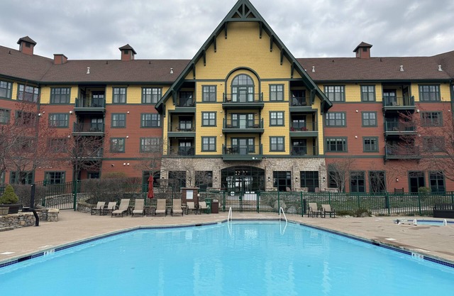 Appalachian @ Mtn Creek Pool Hot Tubs Sauna Gym Deck Mtn Front #136