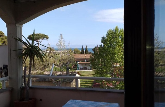 Appartamento vista mare, 100mt dall'Ospedale Pediatrico, a 200mt dal mare, 1h da Roma Termini