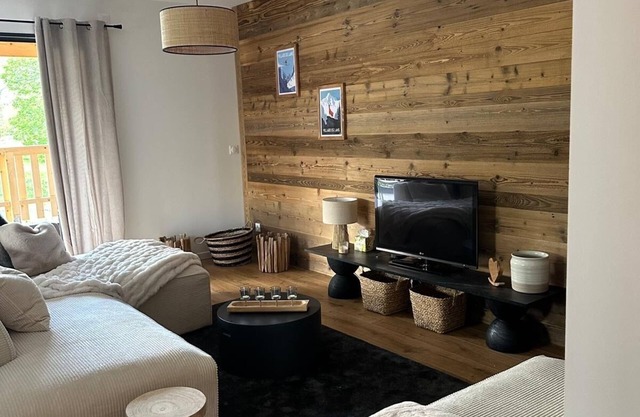 Appartement Duplex 140m2 12 Personnes. Proche des Chemins de Randonnée et VTT