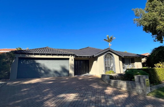 Applecross 2 Bedrooms by Swan River