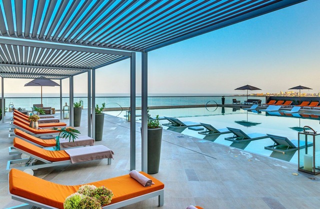 Apt facing the sea with unparalleled view on 34th floor located in Bocagrande