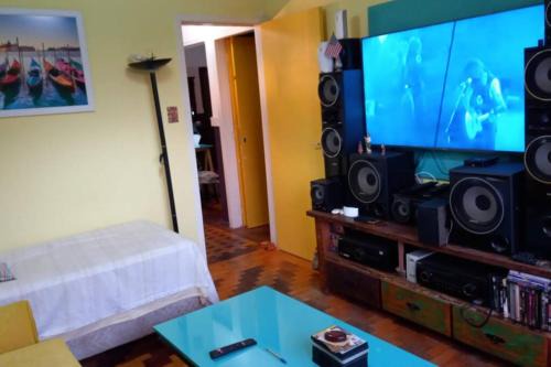 Apto SHOW! Perto do Aeroporto(3km) e Centro (4km).