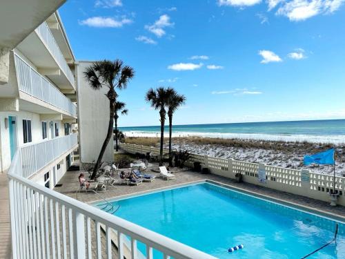 Aqua Villa Condo 204 Beachfront