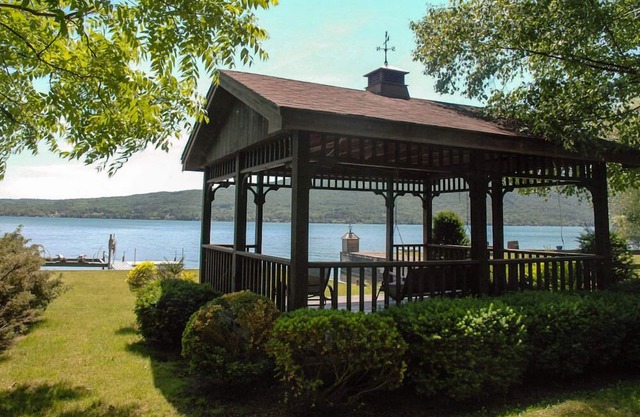Arbor Landing:"Amazing Charm & History"