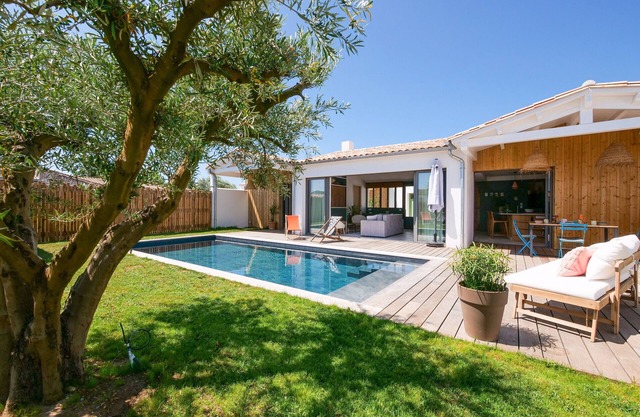 Architect-designed villa with heated pool and garden
