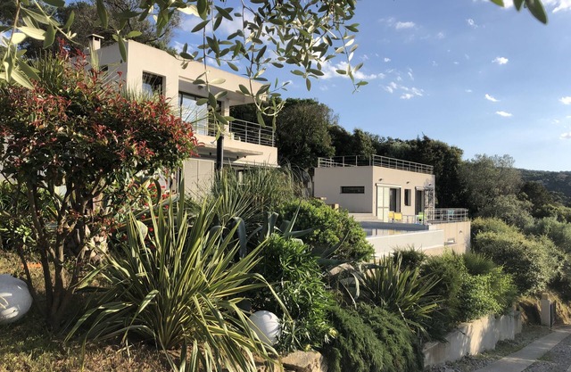 Architect's house unique view of the gulf of VALINCO - Classified Furnished 5 *