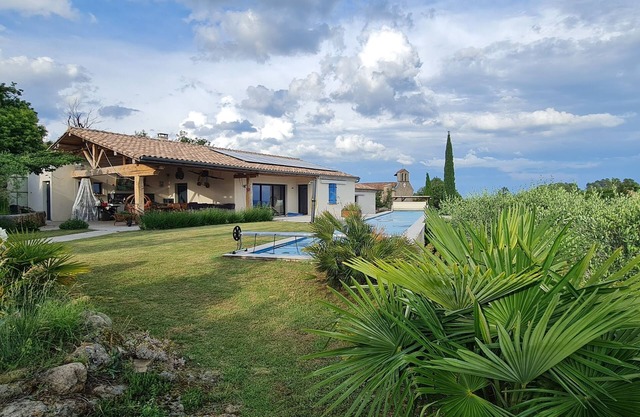 Ardèche Sud - small south facing villa with magnificent panoramic view