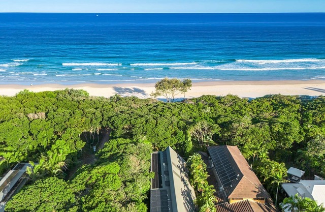 Ariels on the Beach - 4 BR beachfront home w. pool