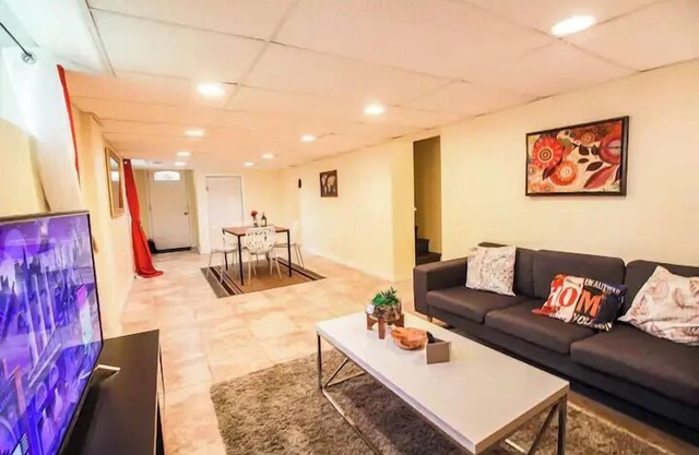 Arlington | Lower Suite | Center | Efficiency