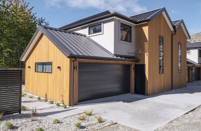 ARTHURS POINT QUEENSTOWN VILLA - HOLIDAY HOME in Queenstown