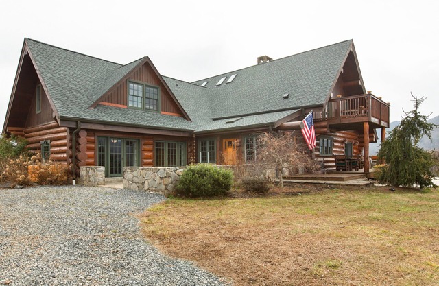 Asheville Lodge w/Pool & AMAZING VIEWS