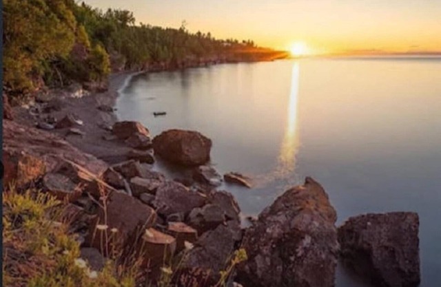 Aspen Shores: A Beautiful spacious three story home on Lake Superior