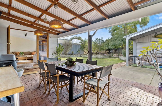 At home in Willagee~