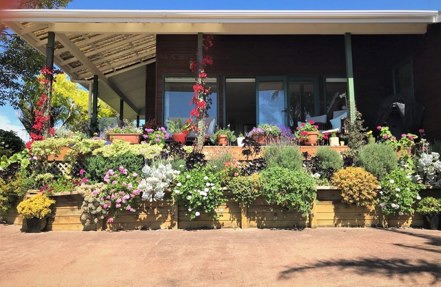 Atarangi Retreat: SOLAR Energy Gr8 Views with Spa