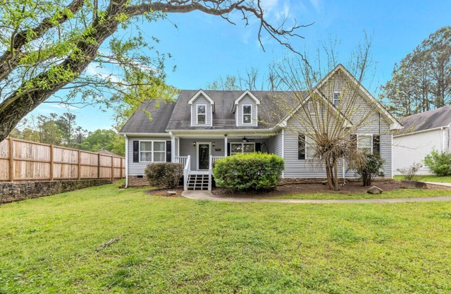 ATH - Sleeps 6 - 3 Beds - Fenced/Pet friendly - Emeral