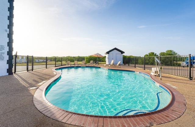 Atria Hotel and RV McGregor