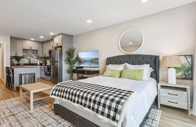 Attention Corporate Professionals! Discover Comfort and Convenience on the Hampton Peninsula