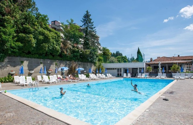 Attractive studio with terrace and garden, pool and dream view