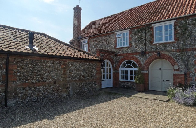 Attractive Three Bedroom Flint Cottage Situated In Burnham Market.