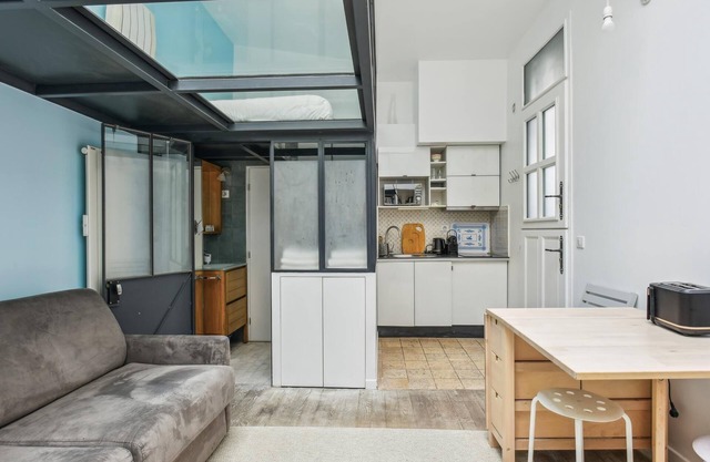 Atypical 3 person loft with AC