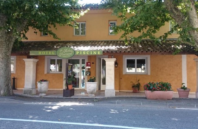 Au Relais Provencal
