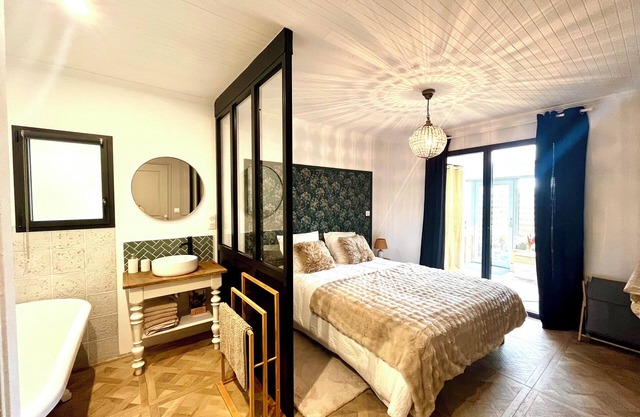 Au Ty Cocon" gîte with private Jacuzzi, beaches (950m away) and Gr34