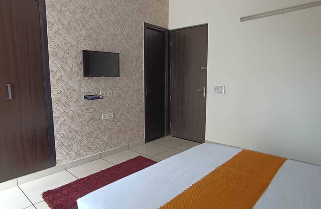 AuraBnB Homes:-Discover Comfort of Our 2BHK with Balcony Sec-46